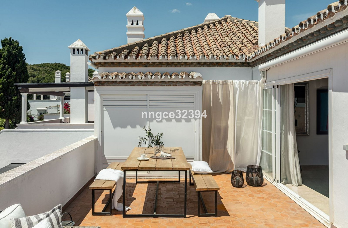 2 Bed Apartment for sale in New Golden Mile Costa Del Sol, Málaga, Spain