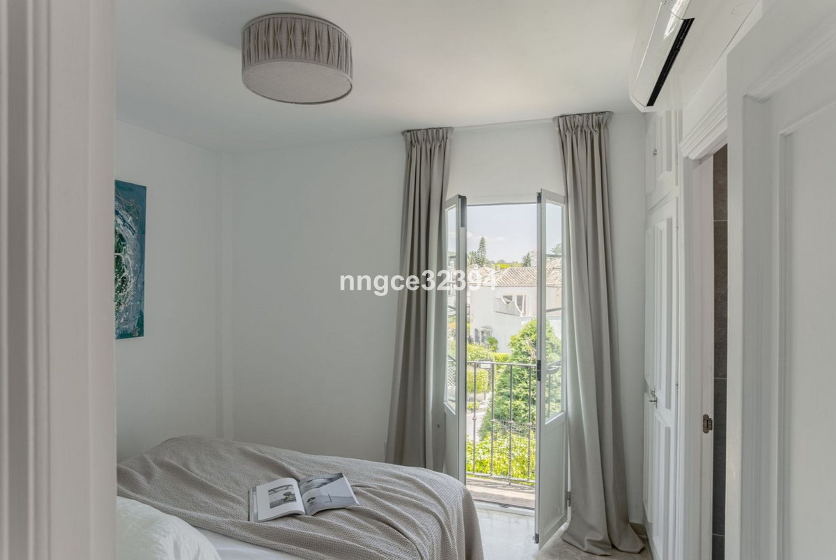 2 Bed Apartment for sale in New Golden Mile Costa Del Sol, Málaga, Spain