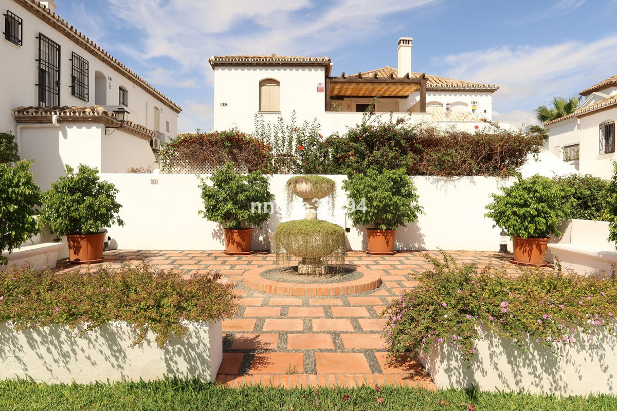 2 Bed Apartment for sale in New Golden Mile Costa Del Sol, Málaga, Spain