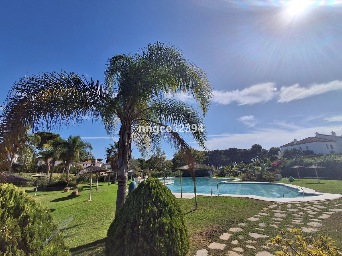 2 Bed Apartment for sale in New Golden Mile Costa Del Sol, Málaga, Spain