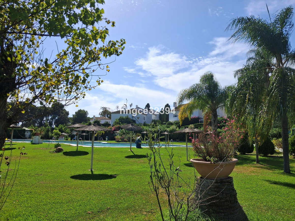2 Bed Apartment for sale in New Golden Mile Costa Del Sol, Málaga, Spain