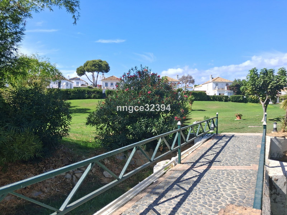 2 Bed Apartment for sale in New Golden Mile Costa Del Sol, Málaga, Spain