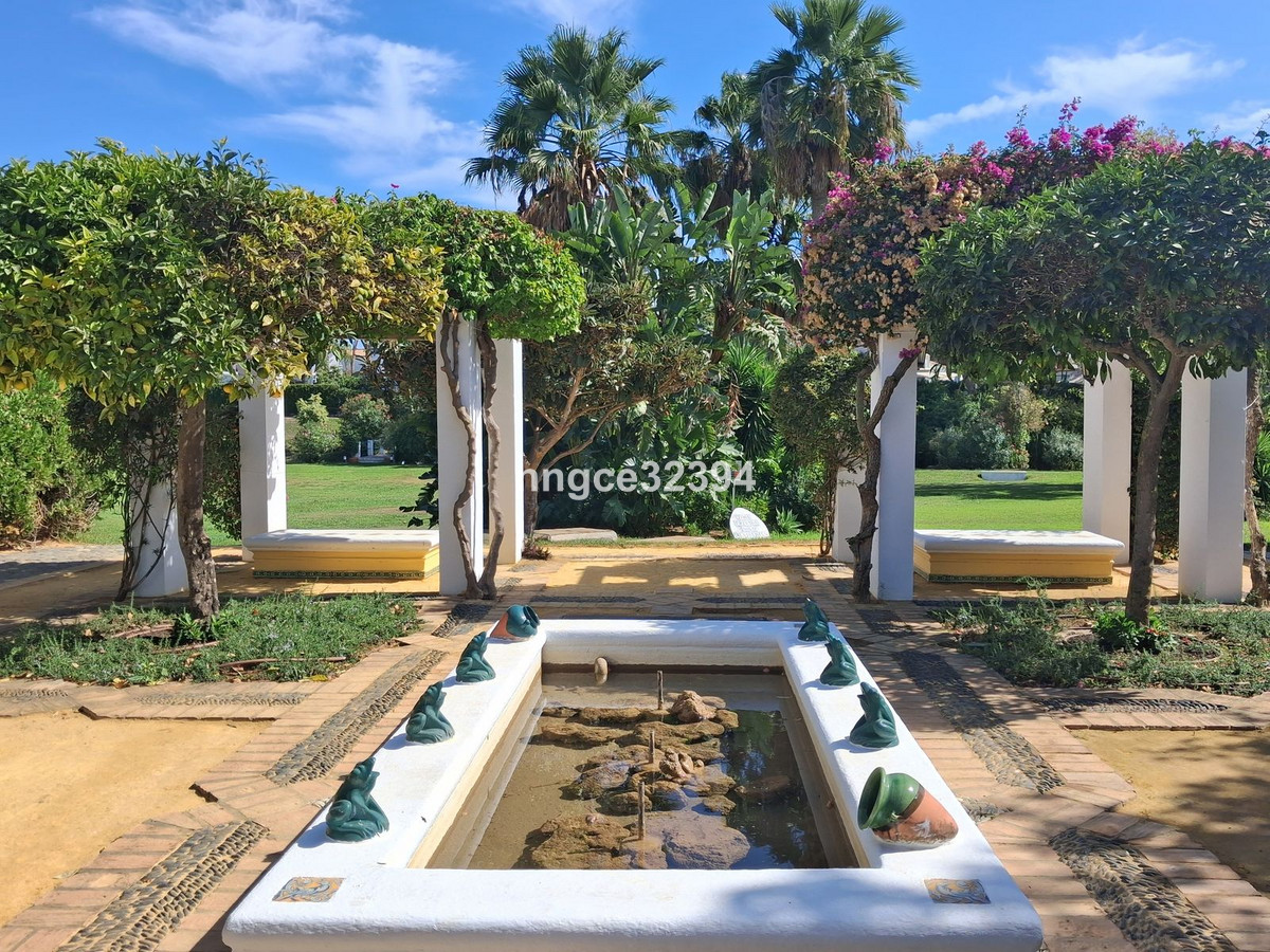 2 Bed Apartment for sale in New Golden Mile Costa Del Sol, Málaga, Spain