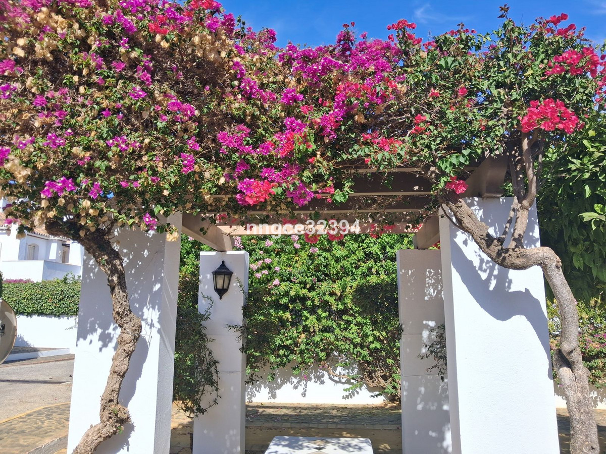 2 Bed Apartment for sale in New Golden Mile Costa Del Sol, Málaga, Spain