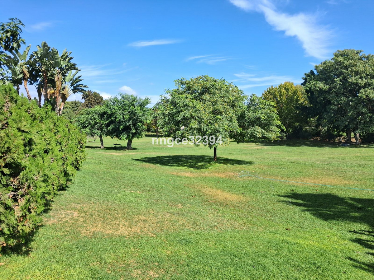 2 Bed Apartment for sale in New Golden Mile Costa Del Sol, Málaga, Spain