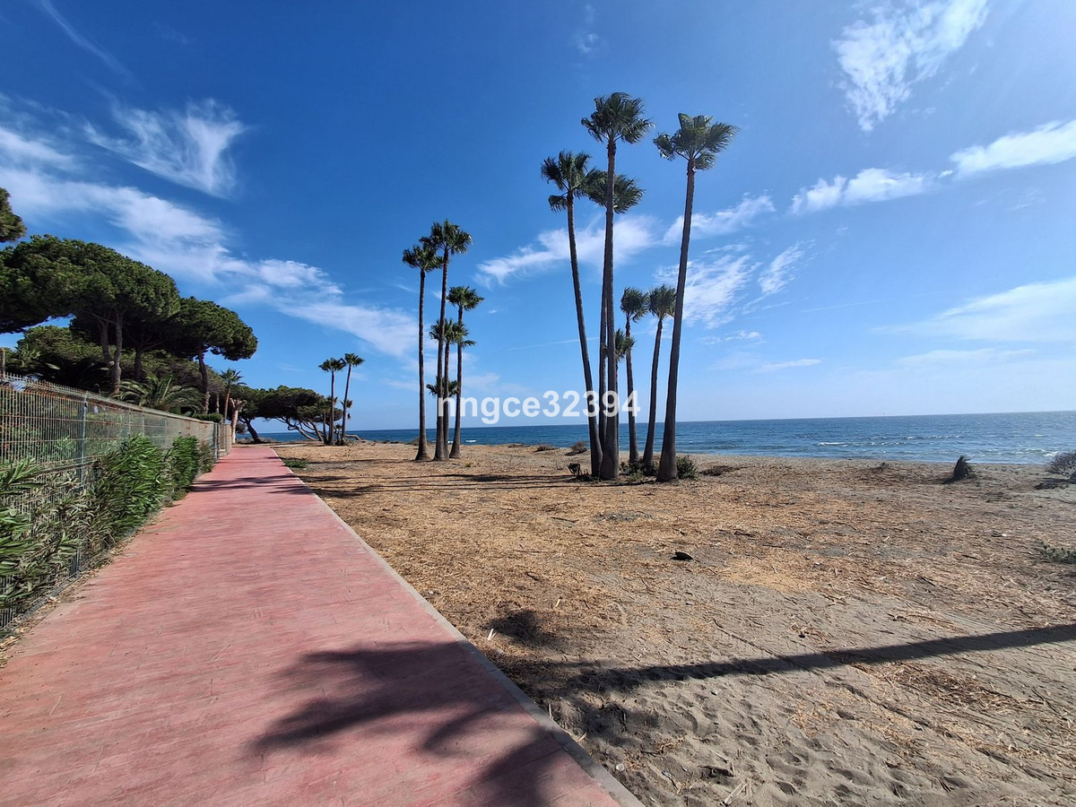 2 Bed Apartment for sale in New Golden Mile Costa Del Sol, Málaga, Spain