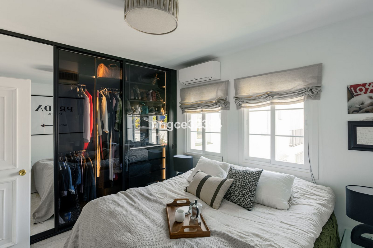 2 Bed Apartment for sale in New Golden Mile Costa Del Sol, Málaga, Spain