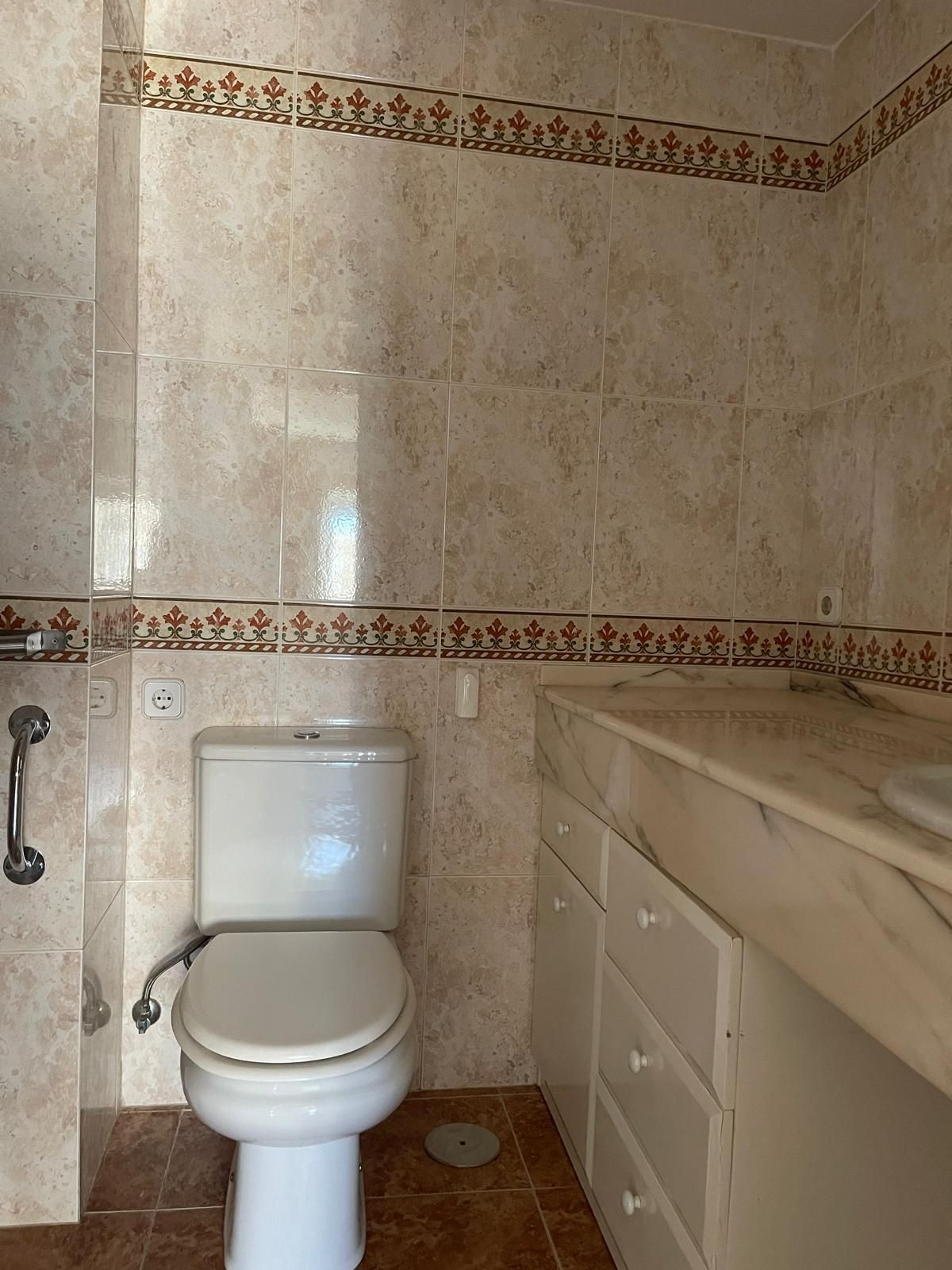 Se vende Apartamento Planta Media de 4 dormitorios en Málaga Ciudad, Málaga, España