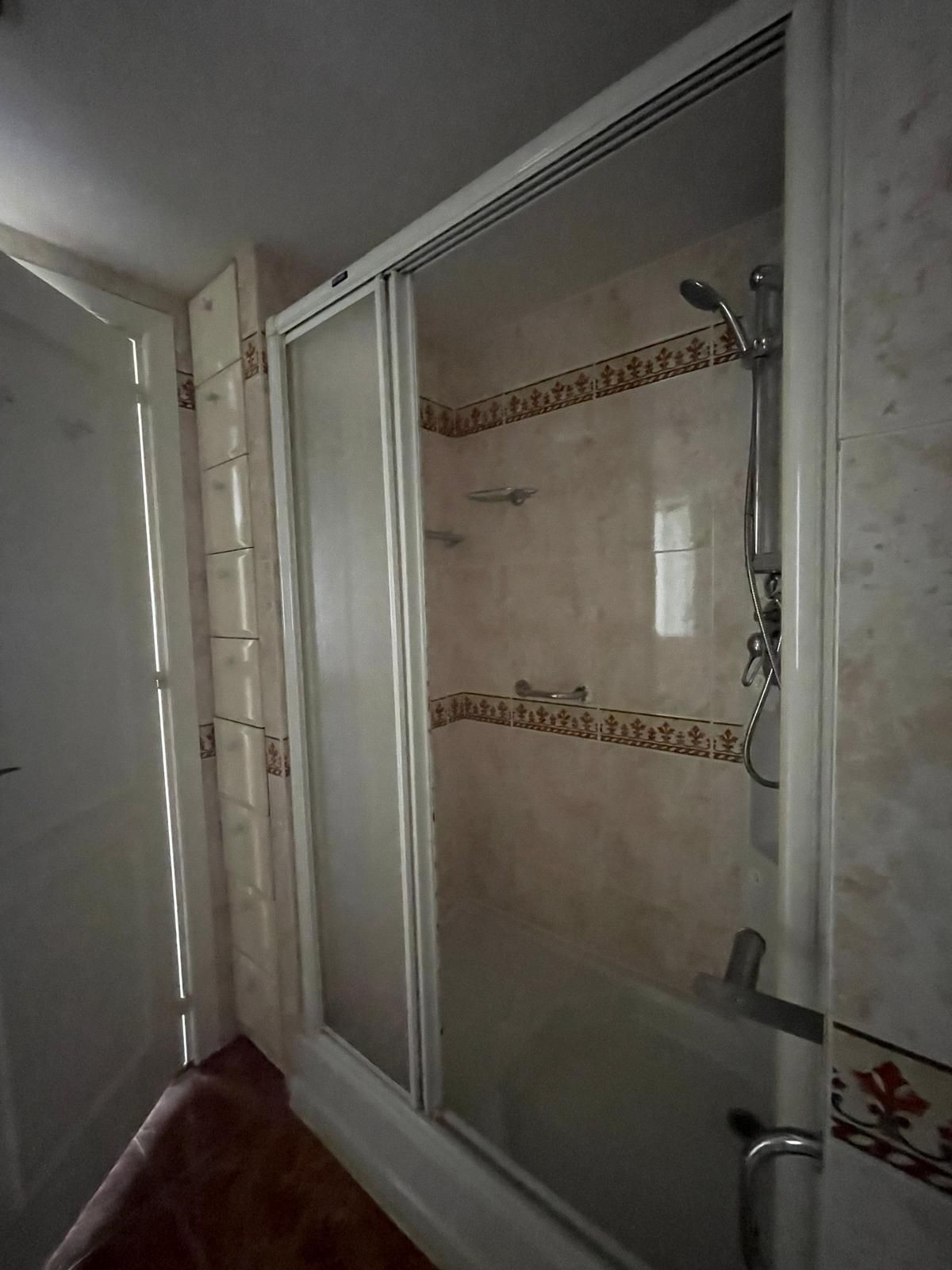 Se vende Apartamento Planta Media de 4 dormitorios en Málaga Ciudad, Málaga, España