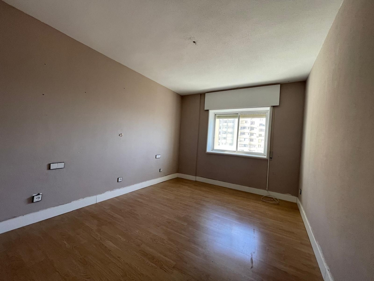 Se vende Apartamento Planta Media de 4 dormitorios en Málaga Ciudad, Málaga, España