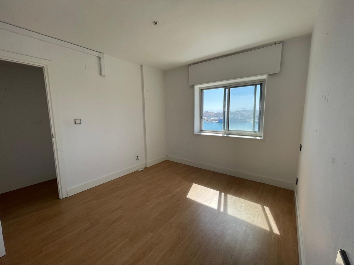 Se vende Apartamento Planta Media de 4 dormitorios en Málaga Ciudad, Málaga, España