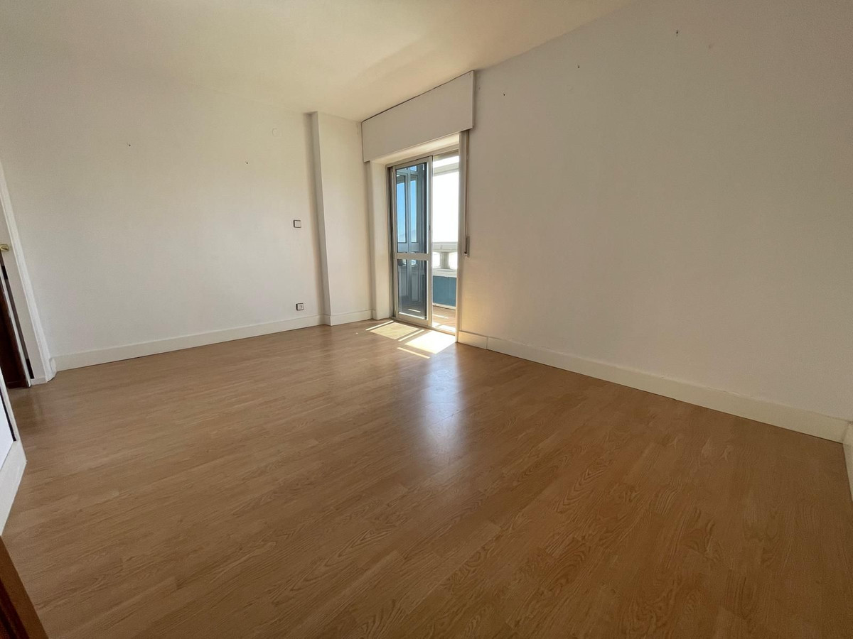 Se vende Apartamento Planta Media de 4 dormitorios en Málaga Ciudad, Málaga, España
