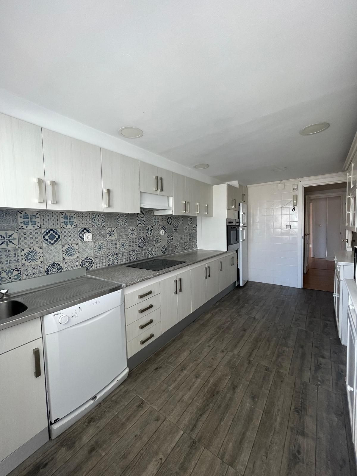 Se vende Apartamento Planta Media de 4 dormitorios en Málaga Ciudad, Málaga, España