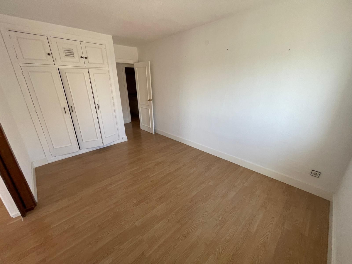 Se vende Apartamento Planta Media de 4 dormitorios en Málaga Ciudad, Málaga, España