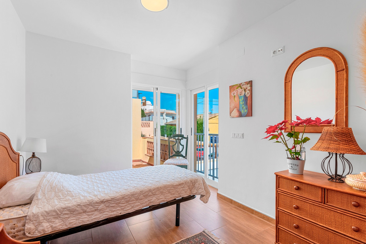 Se vende Villa - Chalet de 5 dormitorios en Costa Blanca, Alicante, España