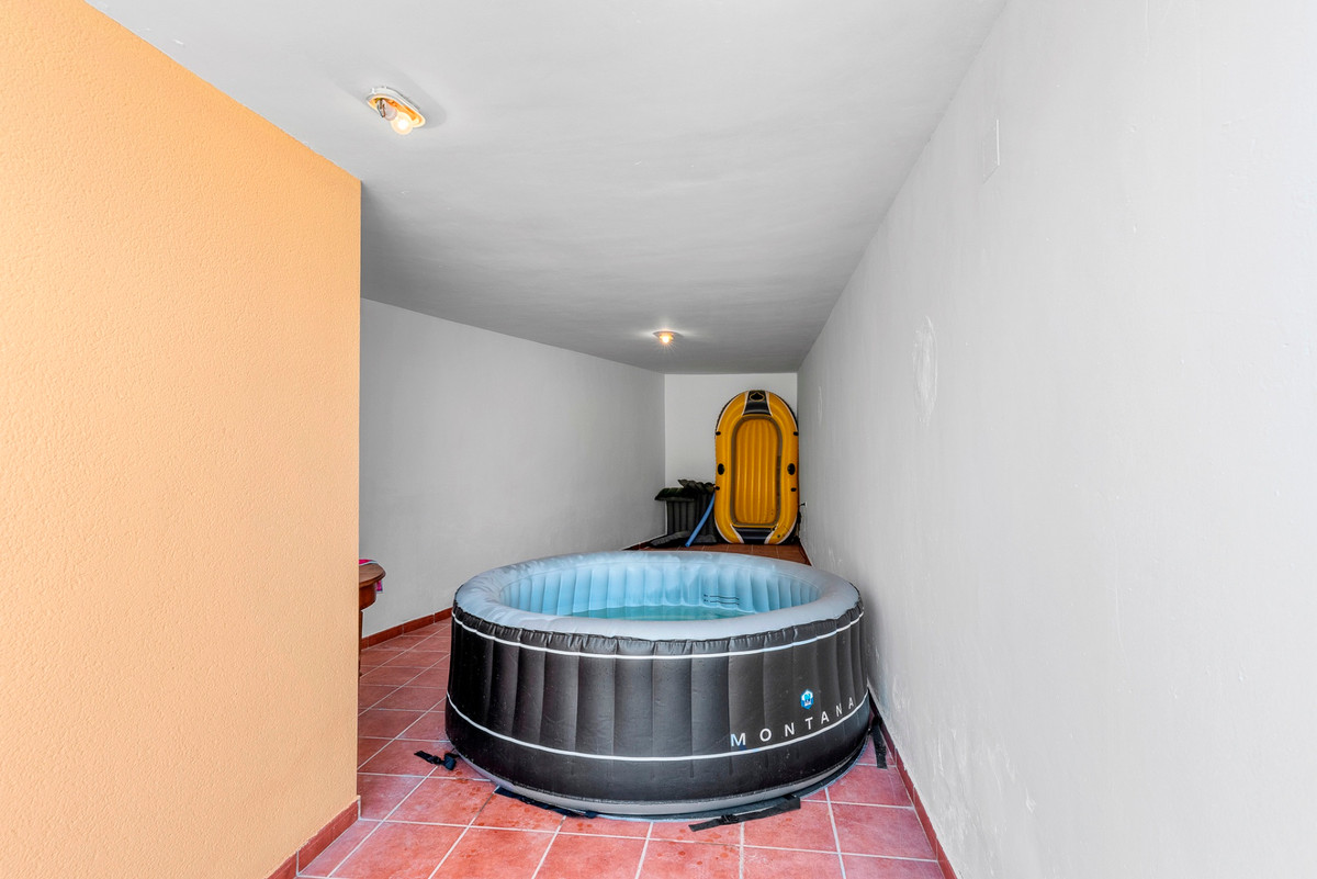 Se vende Villa - Chalet de 5 dormitorios en Costa Blanca, Alicante, España