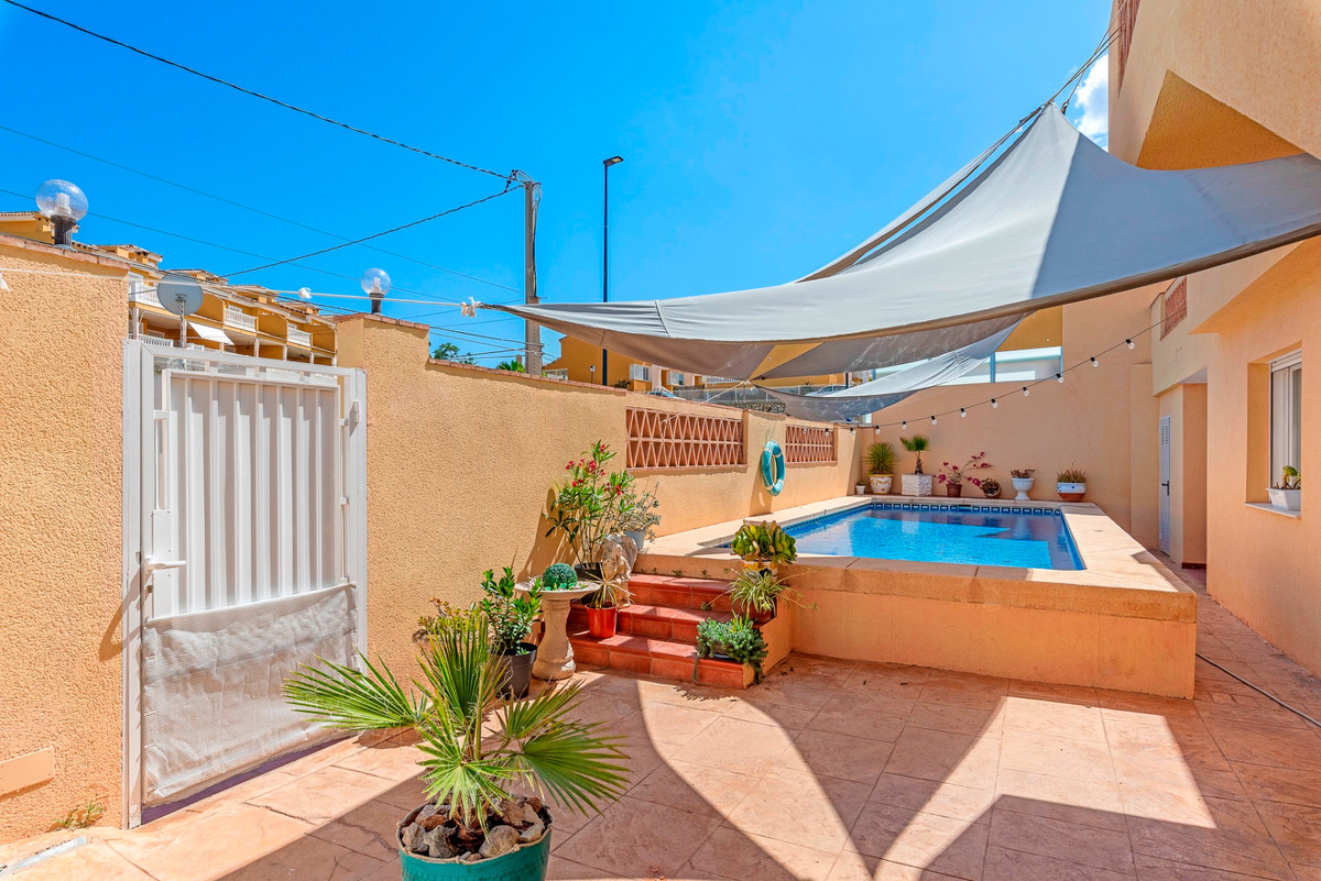 Se vende Villa - Chalet de 5 dormitorios en Costa Blanca, Alicante, España