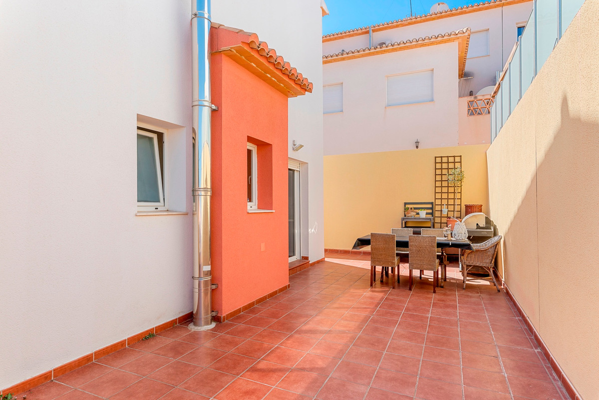 Se vende Villa - Chalet de 5 dormitorios en Costa Blanca, Alicante, España