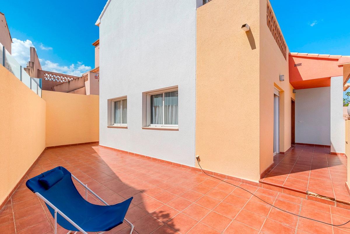 Se vende Villa - Chalet de 5 dormitorios en Costa Blanca, Alicante, España