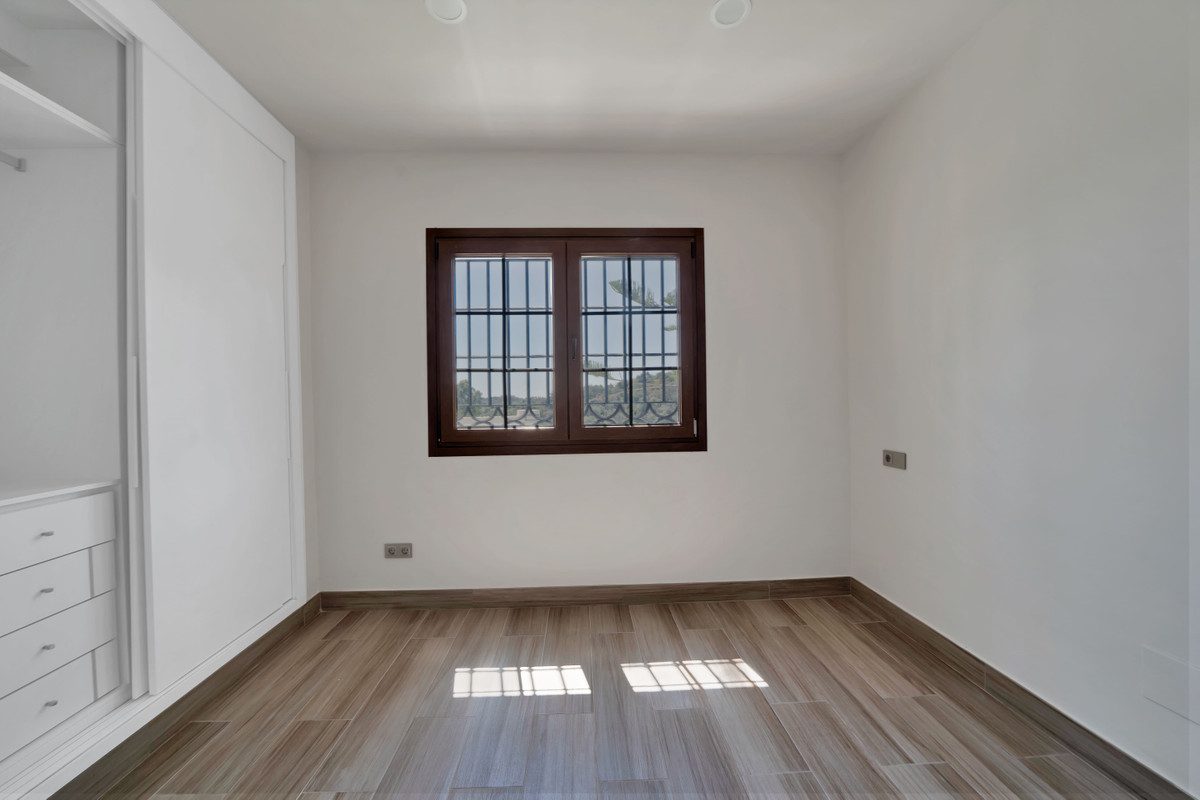 Se vende Villa - Chalet de 3 dormitorios en Costa Del Sol, Málaga, España