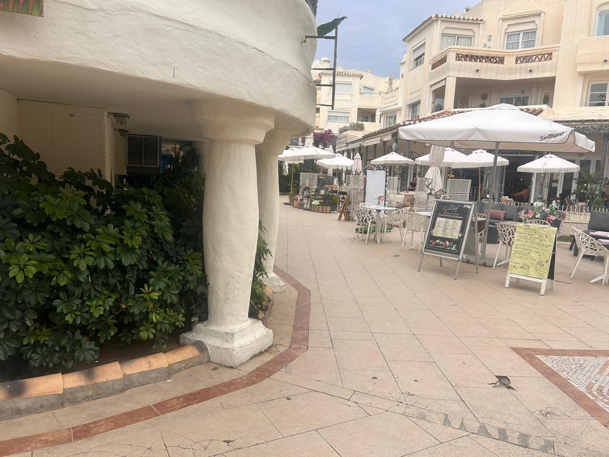 Se vende Local comercial  en Costa Del Sol, Málaga, España