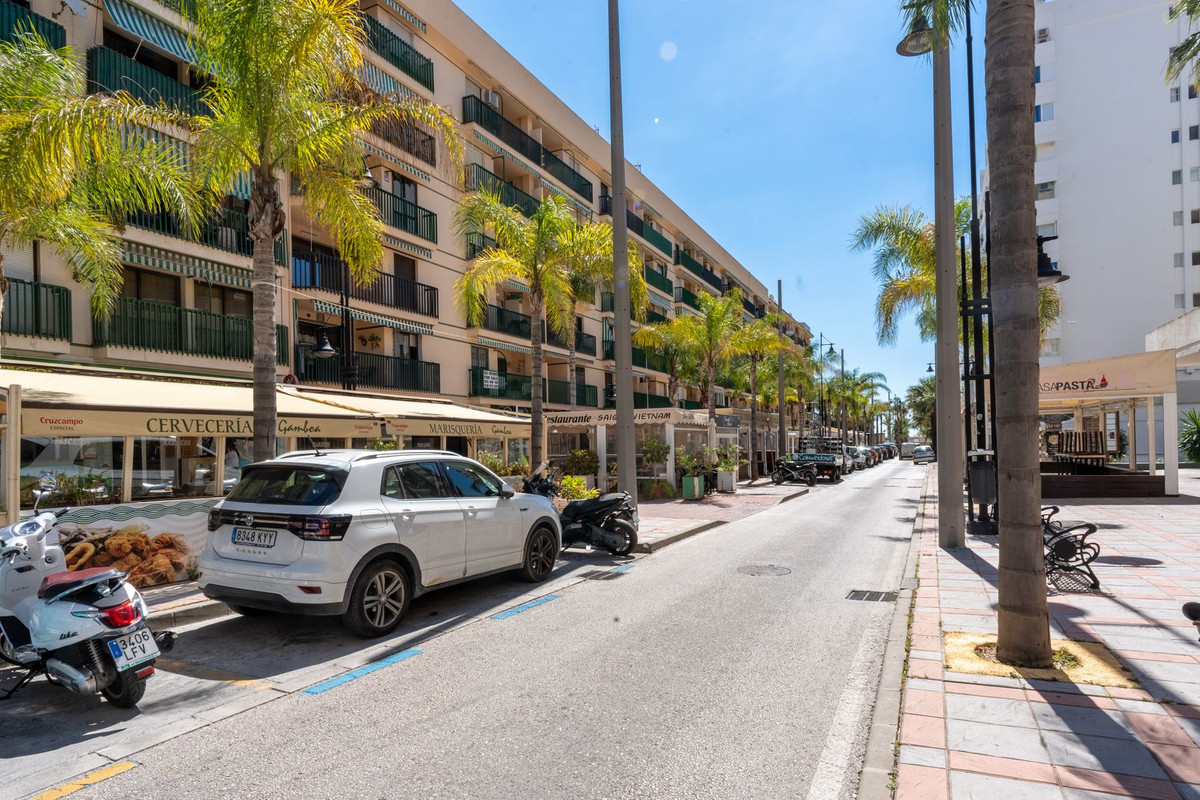 2 Bed Apartment for sale in Fuengirola Costa Del Sol, Málaga, Spain