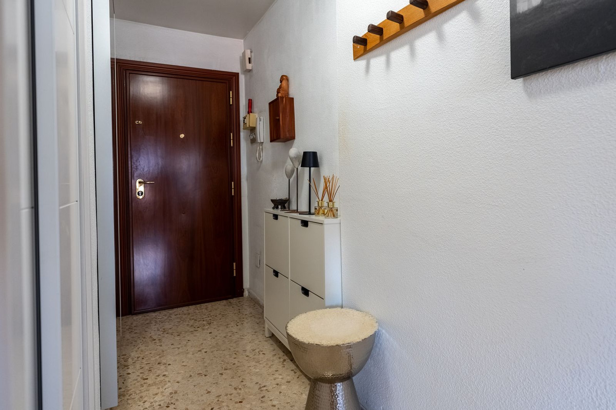 2 Bed Apartment for sale in Fuengirola Costa Del Sol, Málaga, Spain