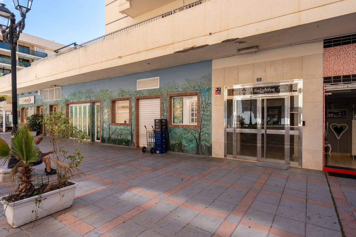 2 Bed Apartment for sale in Fuengirola Costa Del Sol, Málaga, Spain