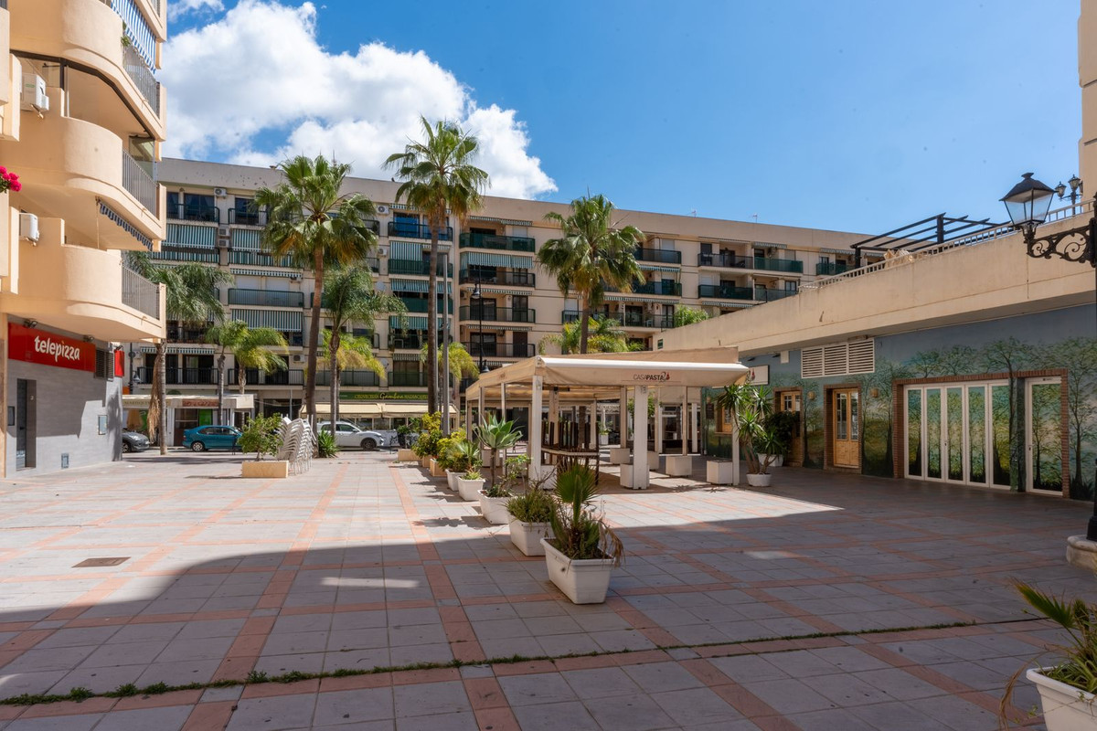 2 Bed Apartment for sale in Fuengirola Costa Del Sol, Málaga, Spain