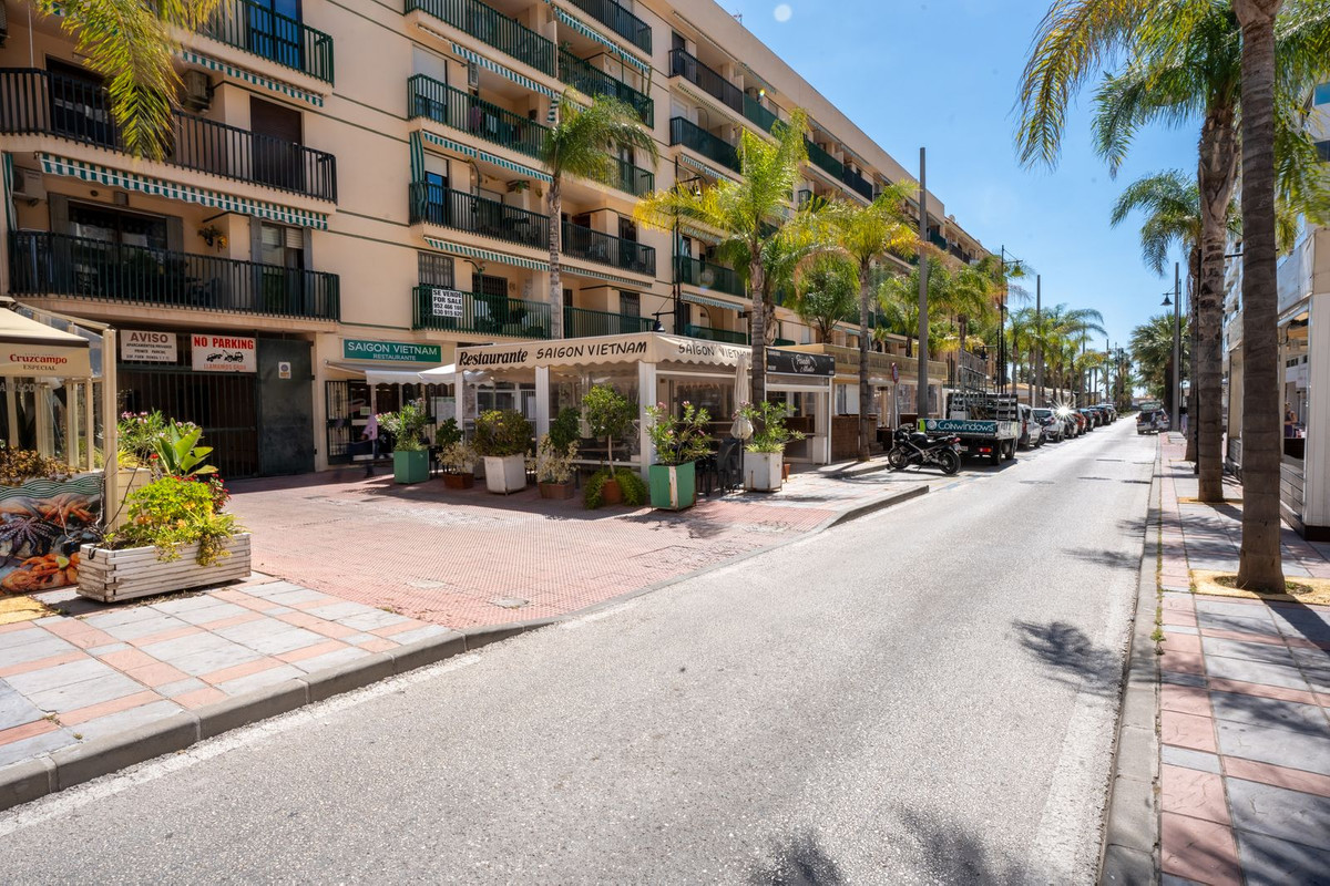 2 Bed Apartment for sale in Fuengirola Costa Del Sol, Málaga, Spain