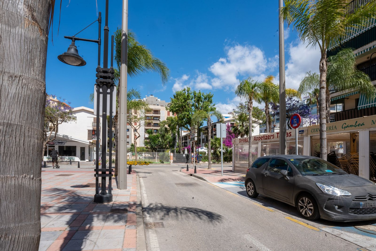 2 Bed Apartment for sale in Fuengirola Costa Del Sol, Málaga, Spain