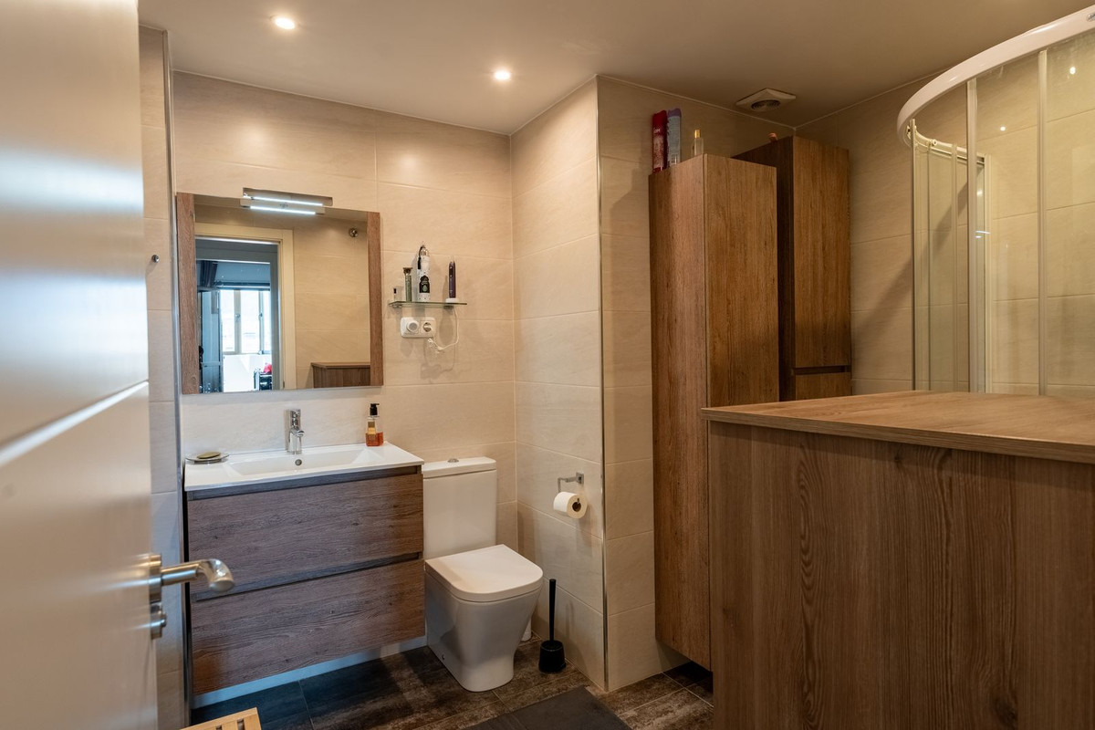 2 Bed Apartment for sale in Fuengirola Costa Del Sol, Málaga, Spain