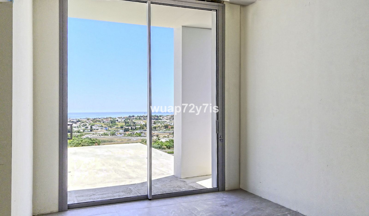 5 Bed Townhouse for sale in Benahavís Costa Del Sol, Málaga, Spain