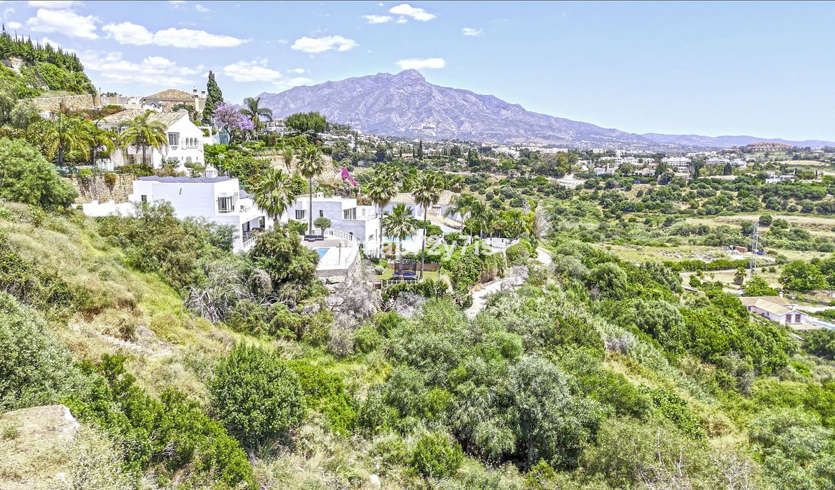 5 Bed Townhouse for sale in Benahavís Costa Del Sol, Málaga, Spain