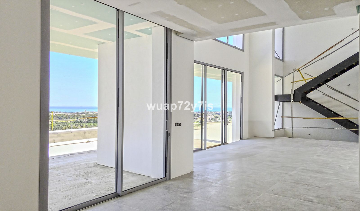 5 Bed Townhouse for sale in Benahavís Costa Del Sol, Málaga, Spain