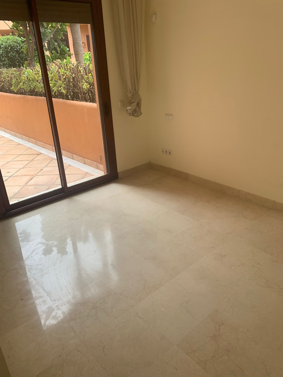 Se vende Apartamento Planta Baja de 3 dormitorios en Costa Del Sol, Málaga, España