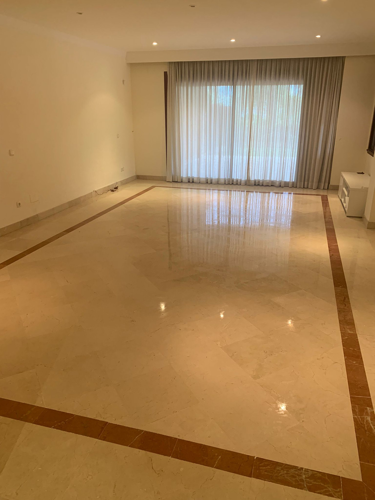 Se vende Apartamento Planta Baja de 3 dormitorios en Costa Del Sol, Málaga, España
