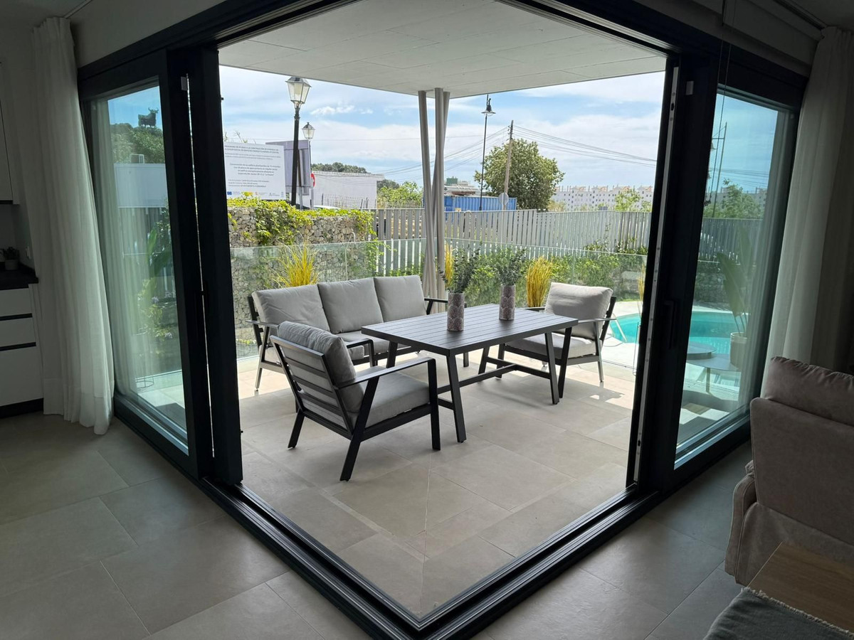 Se vende Apartamento Planta Baja de 3 dormitorios en Costa Del Sol, Málaga, España
