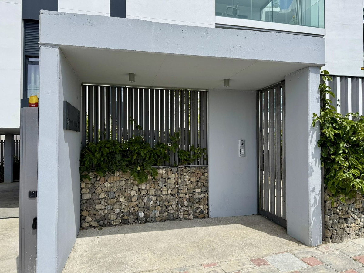 Se vende Apartamento Planta Baja de 3 dormitorios en Costa Del Sol, Málaga, España
