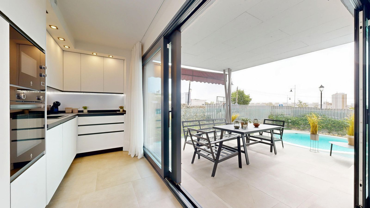 Se vende Apartamento Planta Baja de 3 dormitorios en Costa Del Sol, Málaga, España