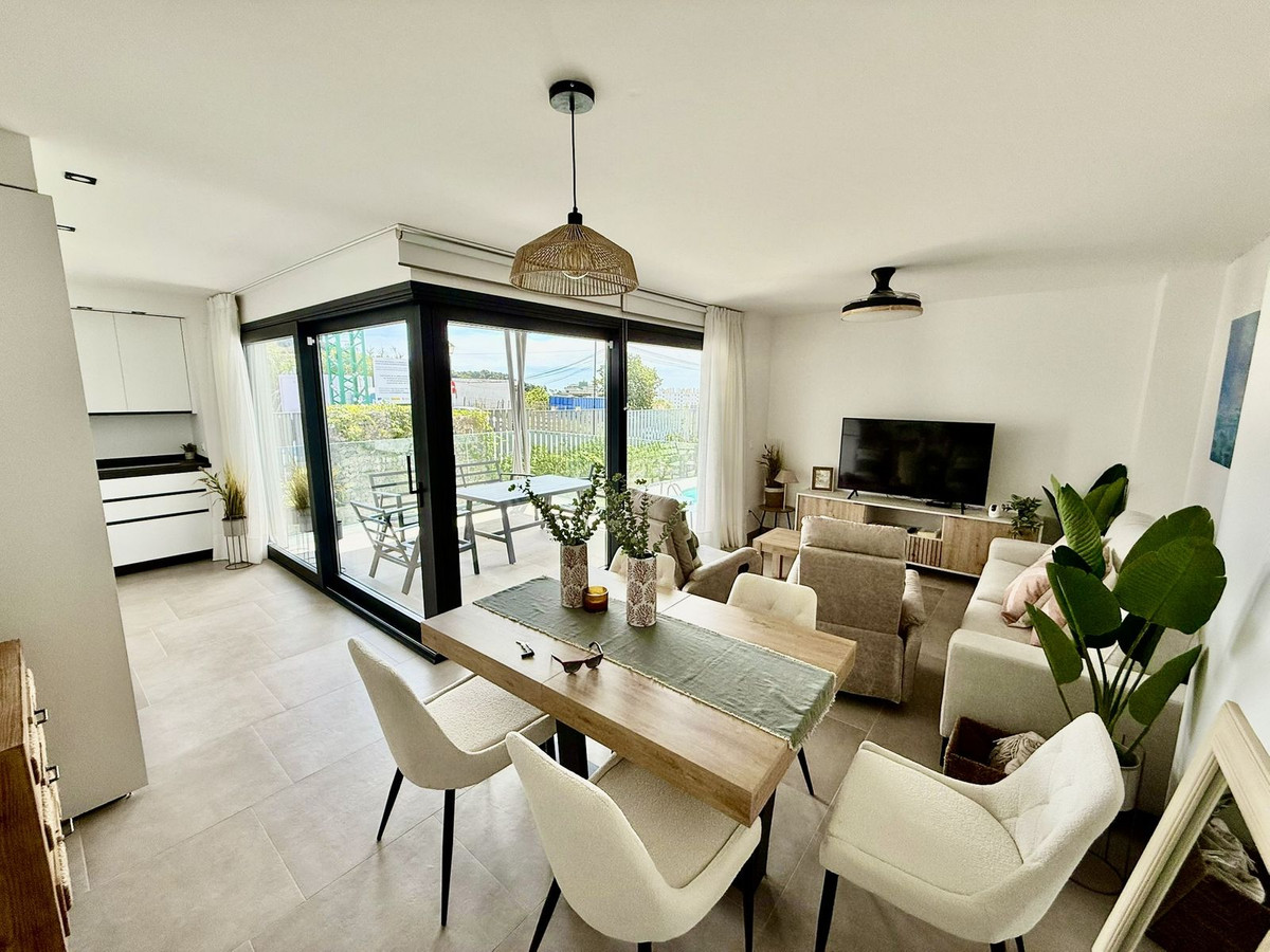 Se vende Apartamento Planta Baja de 3 dormitorios en Costa Del Sol, Málaga, España