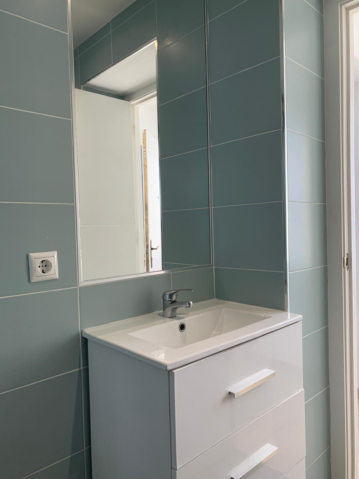 Se vende Apartamento Planta Media de 2 dormitorios en Costa Del Sol, Málaga, España