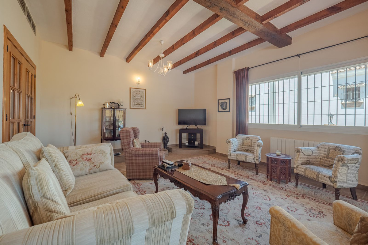 Se vende Villa - Chalet de 5 dormitorios en Costa Del Sol, Málaga, España