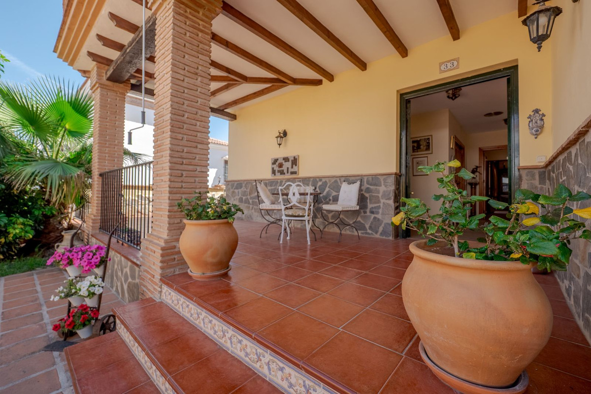 Se vende Villa - Chalet de 5 dormitorios en Costa Del Sol, Málaga, España