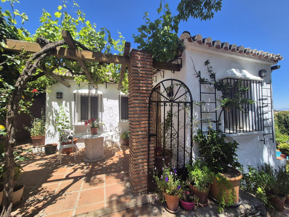 3 Bed Townhouse for sale in Alhaurín El Grande Costa Del Sol, Málaga, Spain