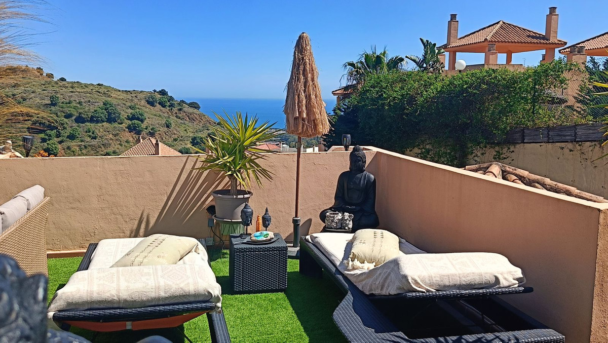 3 Bed Apartment for sale in Calahonda Costa Del Sol, Málaga, Spain