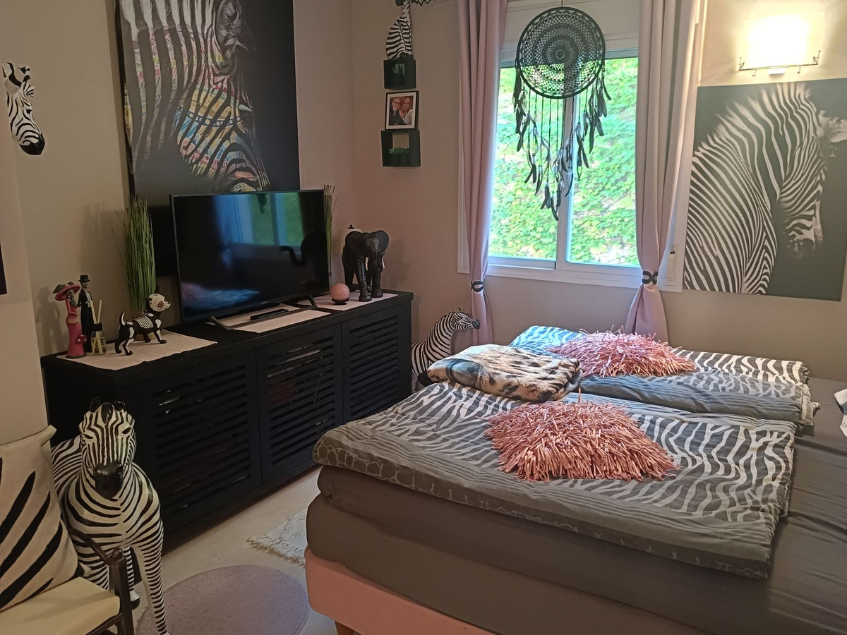 3 Bed Apartment for sale in Calahonda Costa Del Sol, Málaga, Spain