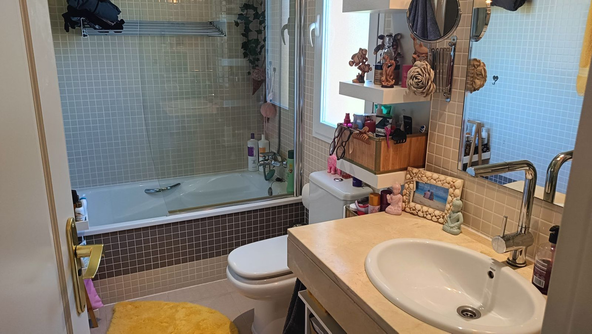 3 Bed Apartment for sale in Calahonda Costa Del Sol, Málaga, Spain