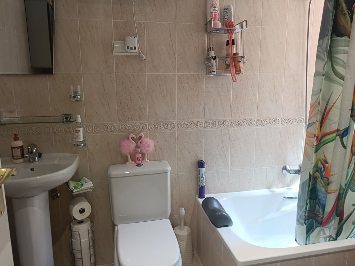 3 Bed Apartment for sale in Calahonda Costa Del Sol, Málaga, Spain