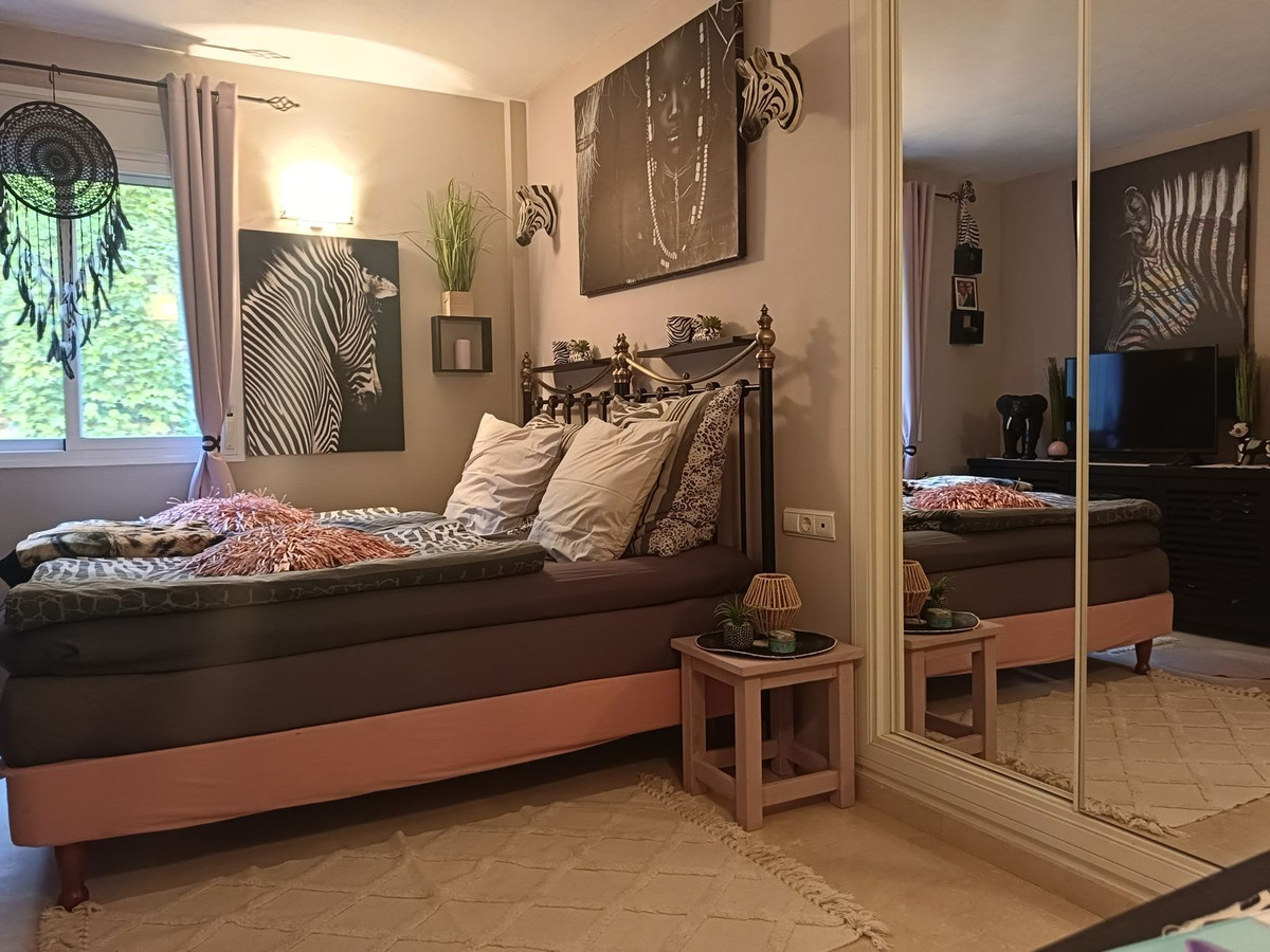 3 Bed Apartment for sale in Calahonda Costa Del Sol, Málaga, Spain